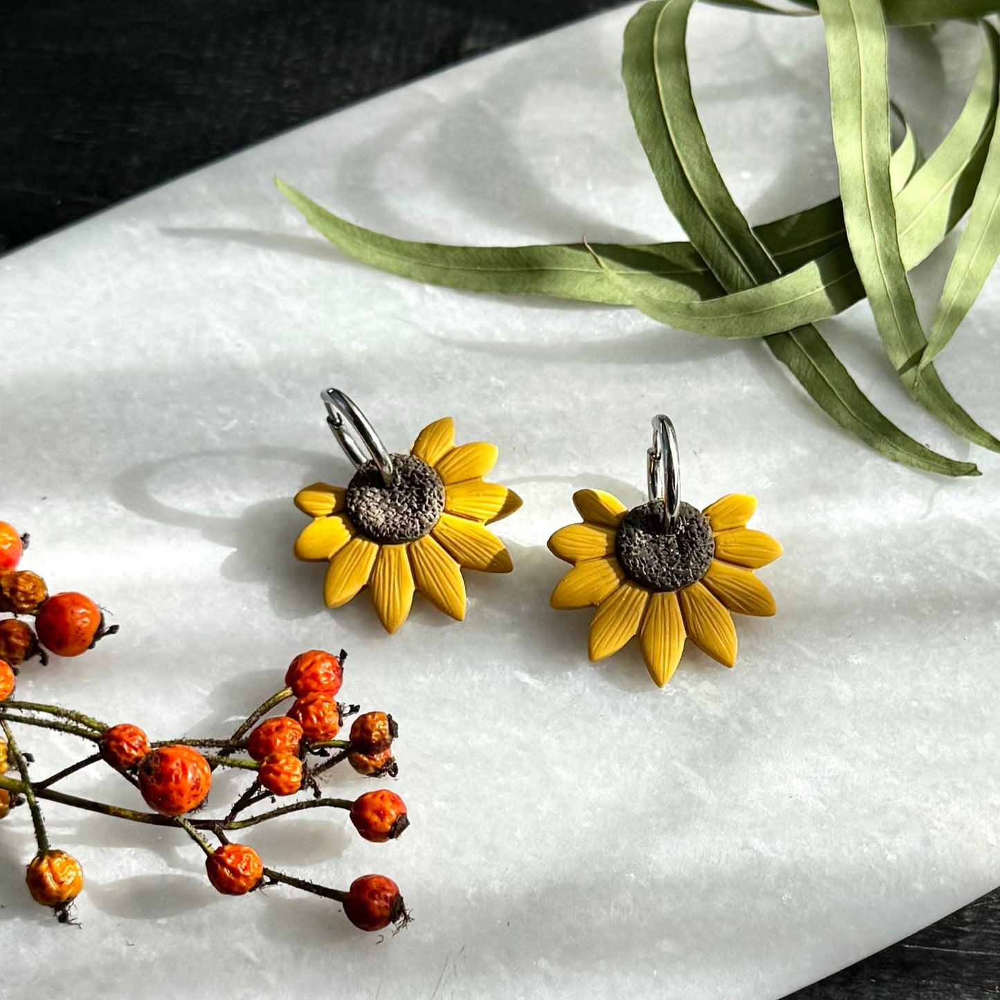 Retrokukka-korvakorut ⎮ Eri värejä