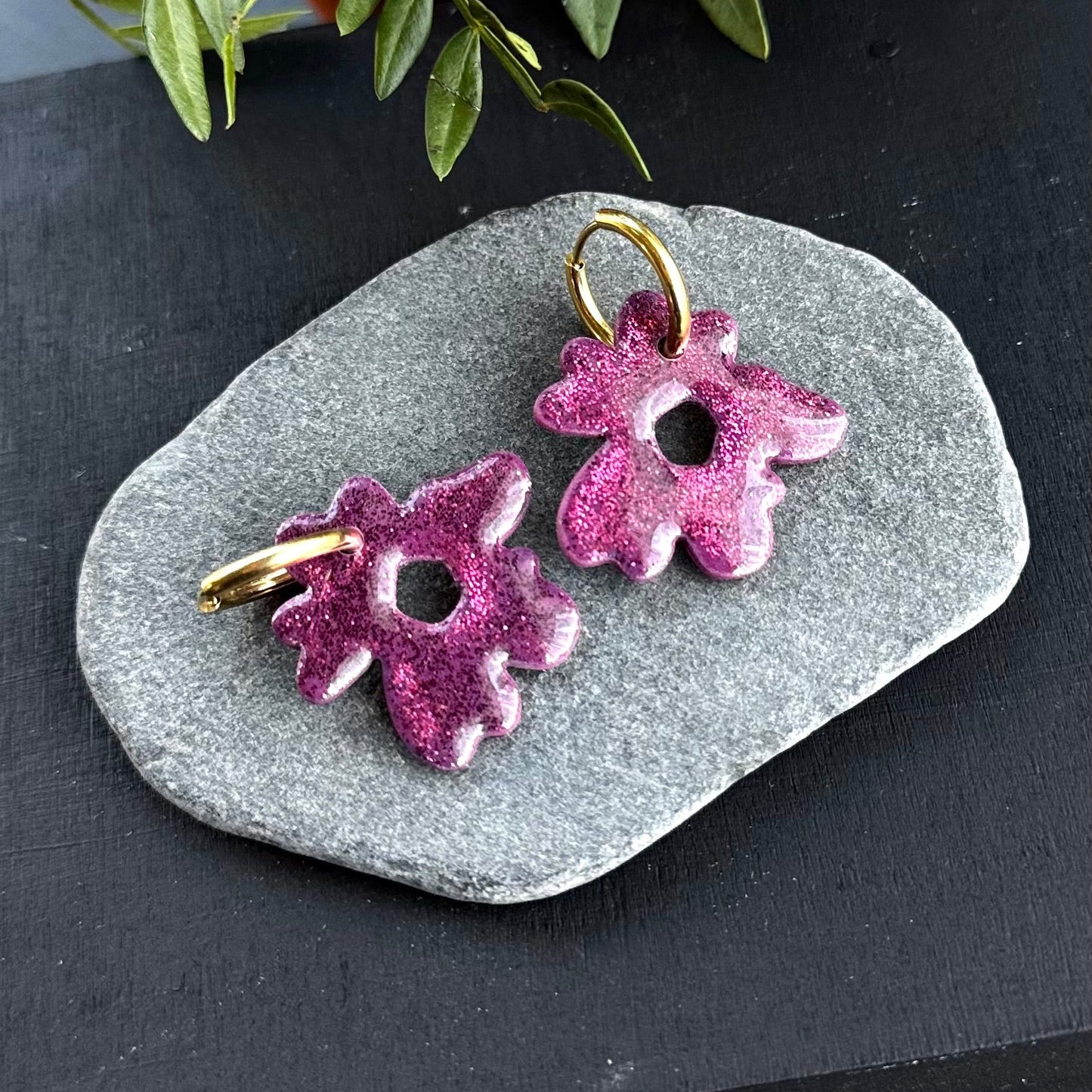 Retrokukka Glitter -korvakorut ⎮ Eri värejä