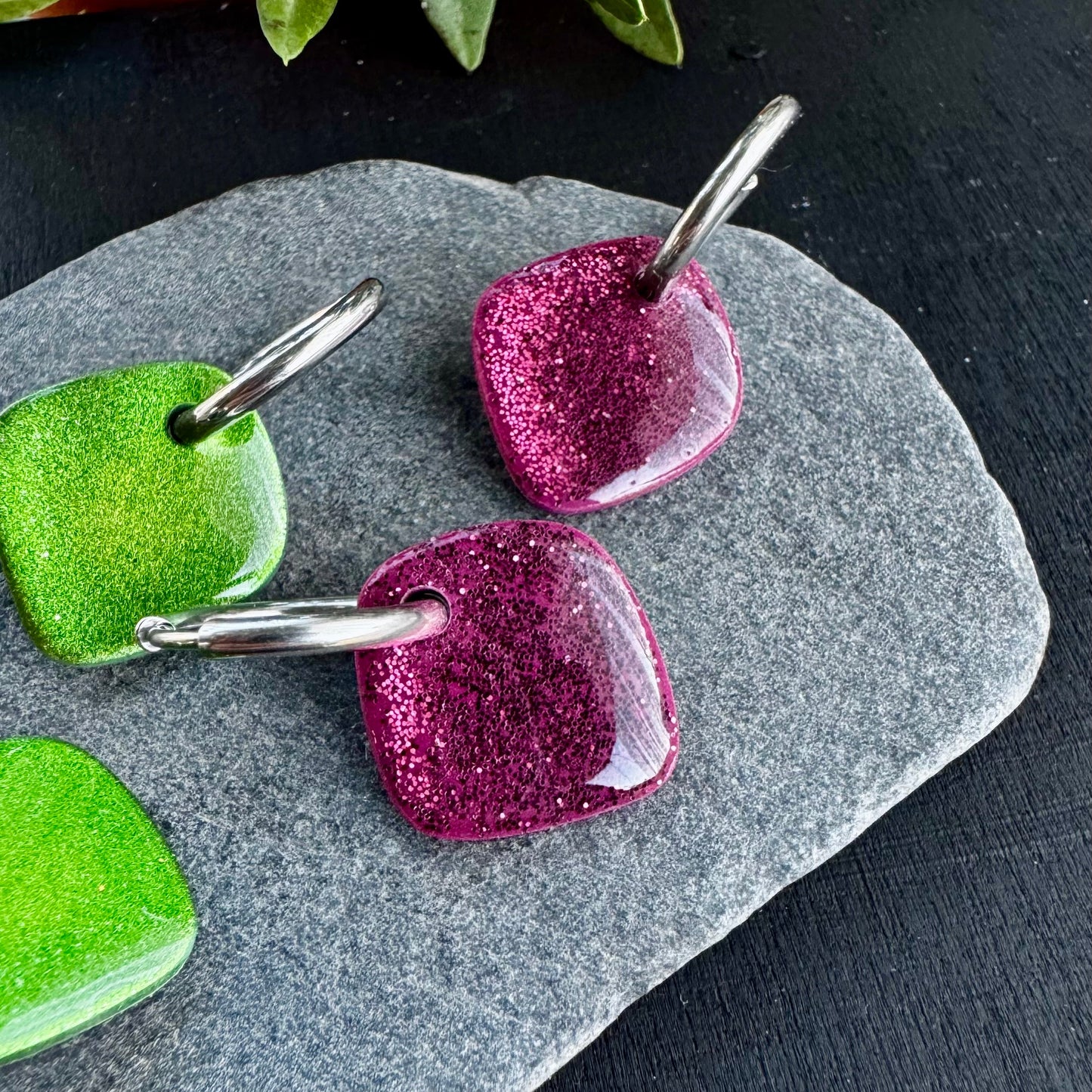 Mini Glitter -korvakorut ⎮ Eri värejä