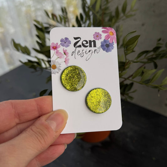 Maxi-nappikorvakorut