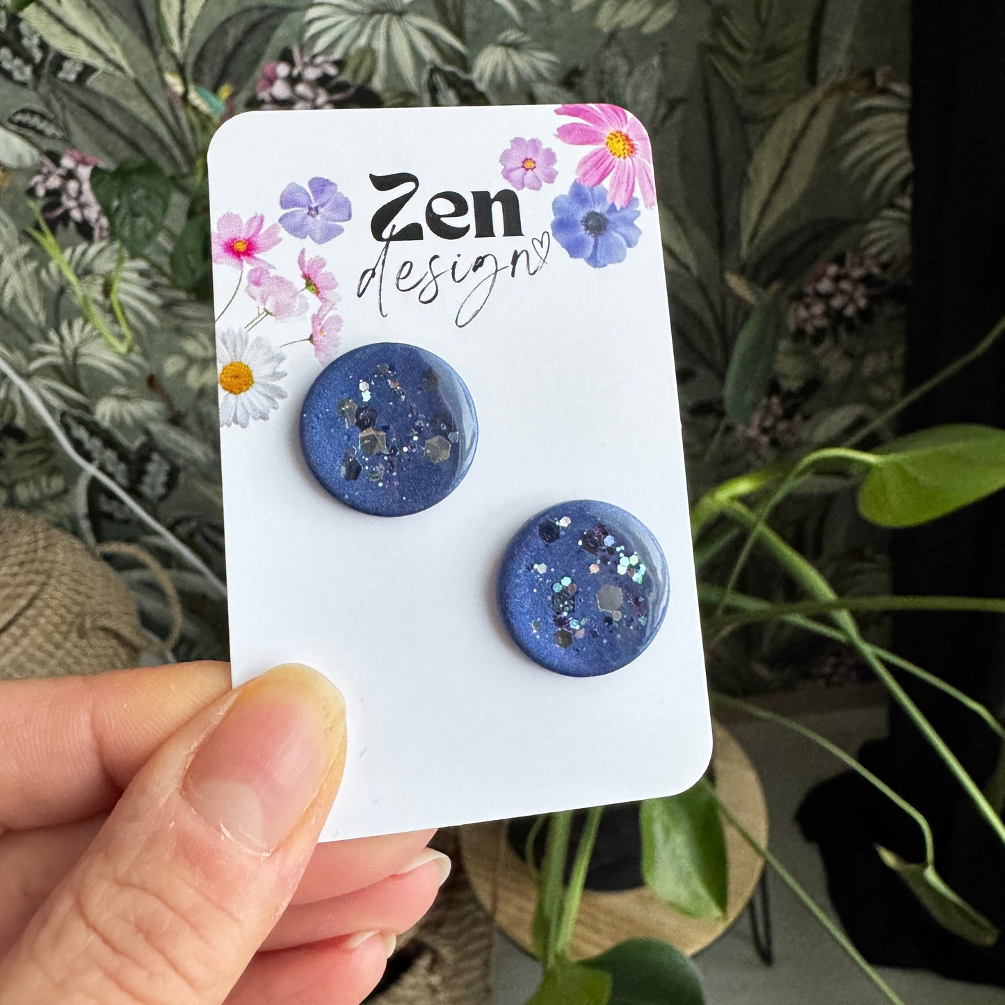 Maxi-nappikorvakorut