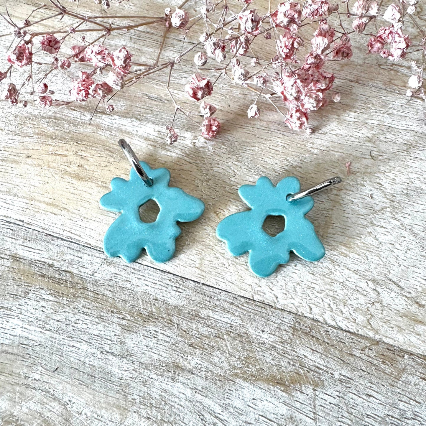 Retrokukka Glitter -korvakorut ⎮ Eri värejä