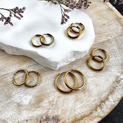 Huggie-renkaat ⎮ Kulta ⎮ Eri kokoja