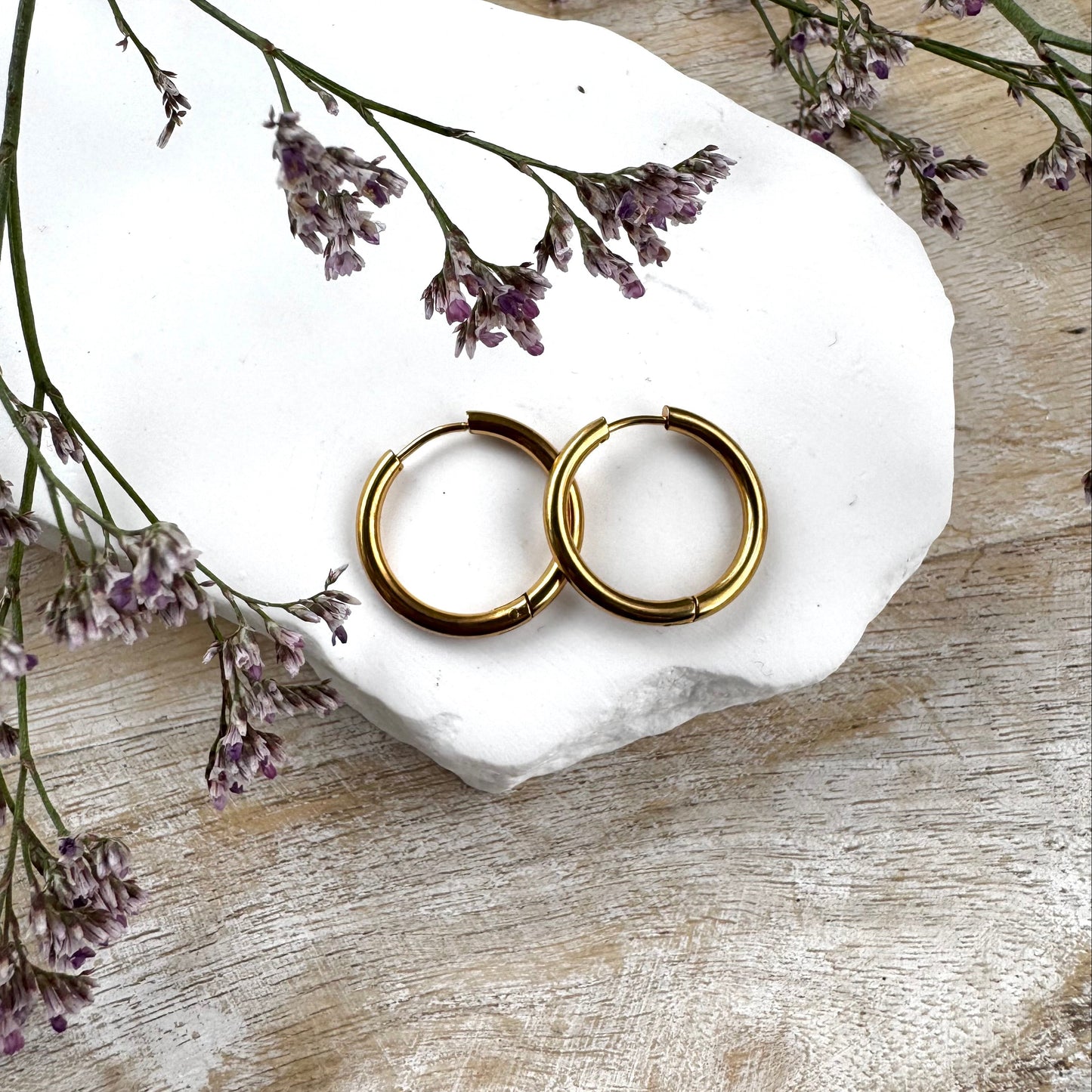 Huggie-renkaat ⎮ Kulta ⎮ Eri kokoja