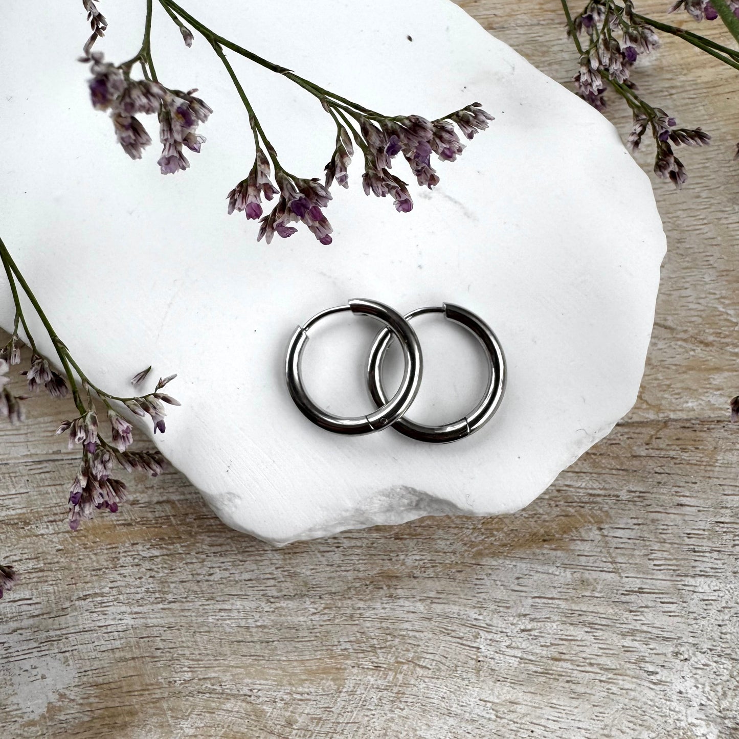 Huggie-renkaat ⎮ Hopea ⎮ Eri kokoja