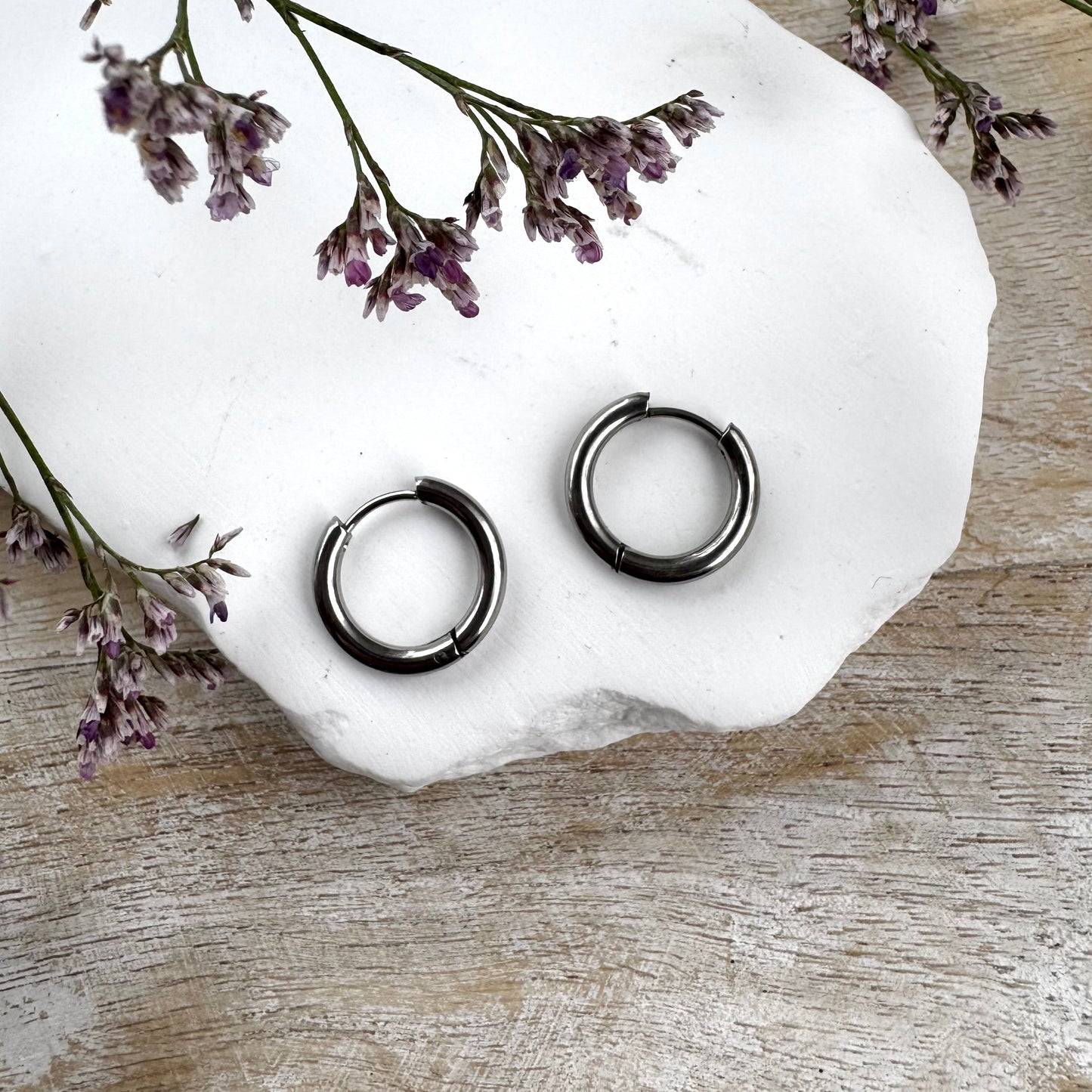 Huggie-renkaat ⎮ Hopea ⎮ Eri kokoja