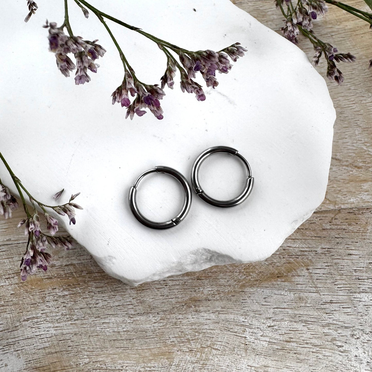 Huggie-renkaat ⎮ Hopea ⎮ Eri kokoja