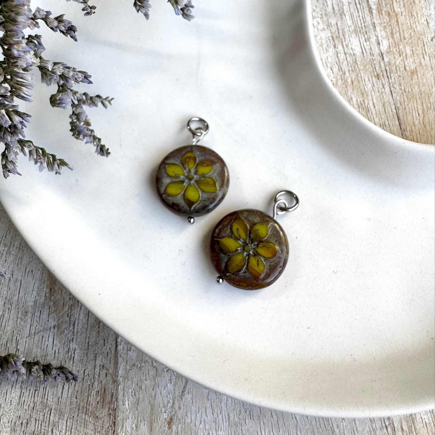Rustic Flower -riipukset ⎮ Hopea