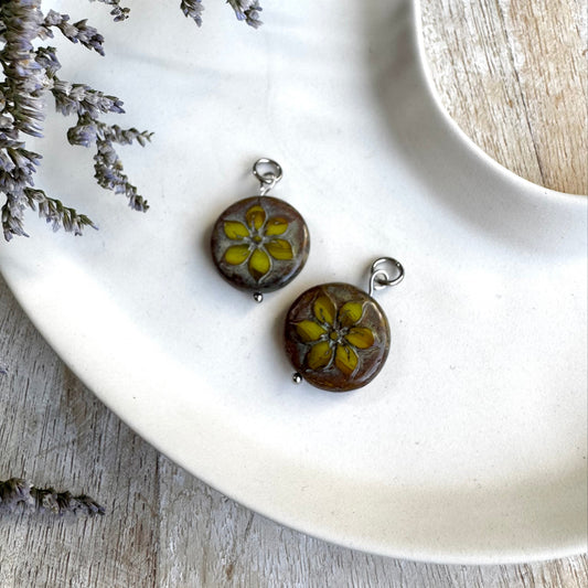Rustic Flower -riipukset ⎮ Hopea